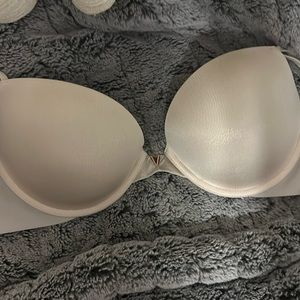 Victoria’s Secret push-up bra